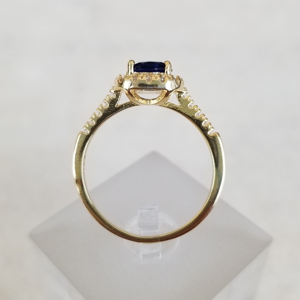 18k Sapphire Ring - Picture 3 of 7